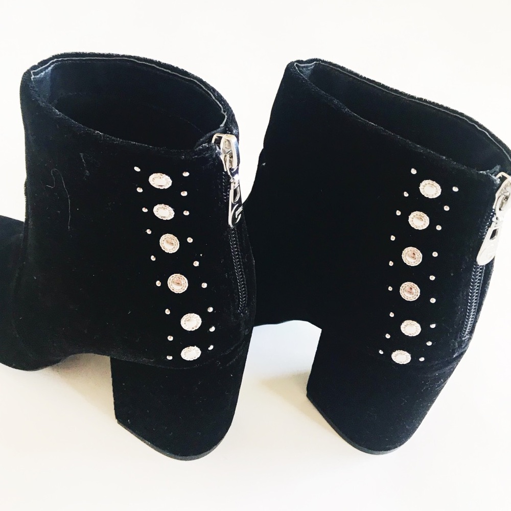 G by Guess velvet ankle booties - Picture 3 of 6